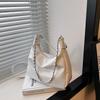 Bolsa de Corrente Versátil de Design de Nicho para Mulheres 2024 Nova Bolsa Simples de Ombro Bolsa Transversal de Grande Capacidade para Axila Roupas de Trabalho