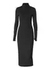 Vestido Negro Delgado Pequeño Bodycon Falda Otoño Invierno Falda Estilo Mujer Artículo Popular 2026 Nuevo Estilo Sensación de Alta Gama Vestido de Capa Interior