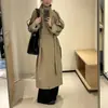 Gabardina color caqui para mujer, de longitud media, nueva colección otoño 2026, estilo de alta gama, con detalle de cinturón, apta para figuras petite, abrigo oversized