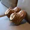 Sapatos de Inverno Infantis 2026 Botas Martin para Crianças Botas Curtas de Couro de Algodão Grandes para Meninos Botas de Neve Quentes com Forro de Lã Exportação