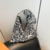 Nova Bolsa de Lona Pequena Floral Artística Coreana Feminina Vintage Versátil Bolsa de Ombro Grande Capacidade Bolsa de Trabalho Fina e Leve