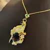 Broche Pingente de Papagaio Colorido com Imitação de Diamante e Ametista Natural Cor Dourada Retro Italiano Colar de Pássaro com Pedra Colorida para Mulheres
