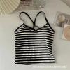 Camisole listrada de cor contrastante retrô feminina com alça cruzada sexy, bojo no peito, peça externa curta, top hot girl