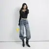 Coleção Outono 2026 Jeans Americano Retro de Cintura Baixa, Corte Solto Flare com Efeito Drapeado, Comprimento Longo, Versátil e Emagrecedor para Outono e Inverno