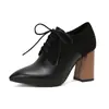 Sapatos de Bico Costurados 2024 Sapatos Femininos Salto Alto e Tornozelo Novo Comércio Exterior 4 Tamanhos de Sapatos Cadarço Grosso Preto Branco