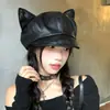 Estilo Garota Popular Beret Preto de Couro PU com Orelhas de Gato para Mulheres Novo Modelo 2026 Chapéu Octogonal Versátil Chapéu Nuvem Emagrecedor