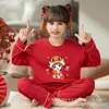 Pijama Infantil de Algodão Imitado para Meninas, Outono e Primavera, Roupas Festivas de Manga Longa Vermelhas para Meninas no Ano do Zodíaco, Adequado para Crianças Mais Velhas, Roupa de Casa para o Ano Novo