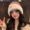 Gorros Cálidos de Otoño e Invierno para Mujeres con Circunferencia de Cabeza Grande, Gorros de Lana Tejida, Gorros de Felpa Versátiles de Celebridad de Internet, Pequeños Gorros Versátiles para el Frío que Muestran la Cara, Modernos