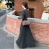 Elegante y sofisticado traje de punto gris para mujer, colección primavera temprana 2026, estiloso conjunto de dos piezas con falda larga, viene con etiquetas