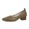Coleção Nova Primavera/Verão 2029: sapatos de salto baixo simples e elegantes, couro macio, design confortável para os dedos dos pés, sapatilhas de bico fino, saltos baixos e saltos altos