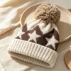 Touca de tricô com pompom infantil cinco estrelas transfronteiriça, espessa para aquecimento no outono e inverno, unissex, adequada para uso ao ar livre e oferece proteção contra o frio