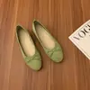 Zapatos planos suaves estilo francés Chuyuji, zapatos de gamuza poco profundos de punta redonda, mocasines retro de estampado de leopardo para otoño, mocasines elegantes