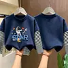 Camiseta de manga larga para niño, imitación dos piezas, algodón puro, nuevo estilo otoño 2026, para niños mayores, top básico para primavera y otoño