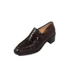 Mocassins estilo britânico com estampa de enguia para mulheres, novo modelo 2026, comércio exterior, salto grosso, couro genuíno, macios, sapatos slip-on de corte profundo para mulheres