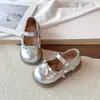 Sapatos Infantis 2026 Primavera/Verão Novo Estilo Coreano Strass Laço Sapatos Rasos de Couro para Meninas Sapatos de Princesa Sapatos Individuais da Moda para Meninas