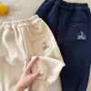 Calças Infantis Transfronteiriças Outono/Inverno 2026 Meninos Desenho Animado Quente Plus Veludo Calças de Moletom Bebê Criança Pequena Casuais Joggers