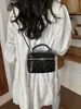 Diseño de Nicho Casual y Elegante Nueva Tendencia de Moda Bolso Cruzado de un Solo Hombro 2026 Primavera Bolso Cuadrado Pequeño para Mujer