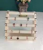 Rack de Armazenamento de Anéis de 5 Camadas de Madeira de Borracha com Flanela, Exibidor de Anéis, Suporte de Exposição para Joias, Acessórios para Transmissão ao Vivo