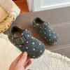 Zapatos Birkenstock de Lunares Nuevos para Niñas Primavera/Otoño 2026 Zapatos Planos de Lana Retro Velcro Suela Suave Zapatos Pequeños de Cuero para Niños Medianos a Grandes