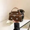 Bolsa de mão versátil de moda transfronteiriça 2026 verão nova bolsa quadrada pequena de nicho bolsa de ombro com toque de alta qualidade bolsa transversal