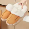Sapatos femininos de inverno transfronteiriços, forrados com fleece para aquecimento, retalhos de camurça sintética com forro de pelúcia, estilo slip-on, sola grossa, design casual para usar em casa