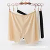 Shorts de Segurança Sem Costura de Seda Gelada para Prevenir Exposição para Mulheres, Adequado para o Verão, Pode Ser Usado como Roupa Íntima, Shorts de Segurança Finos de Três Quartos, e Também Pode Ser Usado como Roupa Externa