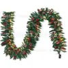 Zonghong Adorno Colgante Decorativo Navideño de Ratán con Bayas Rojas y Piñas 2.7 Metros Decoraciones Navideñas de Ratán Material de PVC