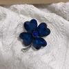 Broche de estilo coreano con incrustaciones de diamantes, nicho de alta gama, aleación de temperamento, hebilla de toalla de seda, abrigo, ramillete de perlas, accesorios de ropa