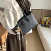 Bolsa feminina de luxo 2026 nova moda tendência versátil bolsa de ombro grande capacidade sacola de trabalho bolsa balde