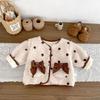 Conjunto de Dos Piezas para Bebé Niña Estilo Invierno 2026, Engrosado y Elegante, con Lazo y Lunares, Chaqueta de Algodón Forrada de Felpa y Pantalones Acampanados