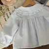 Camisa xadrez azul com gola bordada de margaridas de bebê, fresca para a primavera, top infantil para meninas