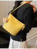 2025 Nuevo Verano Popular Bolso Cubo Simple Versión Coreana para Mujer Nicho Simple Moda Bolso de Hombro Único Cruzado