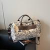 Bolsa Bordada de Grande Capacidade para Mulheres 2026 Novo Estilo Casual Transversal Mala para Viagem de Negócios Bolsa Portátil para Viagem de Curta Distância
