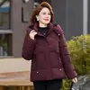 Jaqueta de Algodão Grossa Quente Estilo Novo de Inverno da Mamãe Moda Casual Plus Size Emagrecedora Estilosa Pequeno Estilo Chanel Versátil Casaco de Algodão