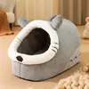 Casa para perros transfronteriza, diseño cerrado, engrosada para abrigar en otoño e invierno, adecuada para gatos y perros pequeños a medianos como razas Teddy, con una cama para mascotas extraíble y lavable