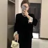 Nova Camisa Vermelha Estilo Chinês para Mulheres, Novo Modelo Outono e Inverno 2026, Veludo de Alta Qualidade Estilo Nacional Versátil Moda Camisa de Manga Longa