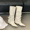 Primer Encuentro Ji Botas Apiladas Puntiagudas con Hebilla Plisadas para Mujer Tacón Grueso Estilo 2026 Estilo Punk Botas de Montar Estilo Callejero Tacones Altos Chica Caliente