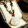 Collar unisex estilo chino con colgante de doble pez de jade Hetian imitación, para la paz, con Guanyin, Buda panzudo y Pixiu para atraer riqueza