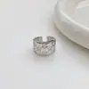 Anillo de Estrella Dulce y Cool para Mujer, Moda Retro Apilable Versátil Calado Aliento de Bebé Anillo Abierto Anillo para Dedo Índice Trendy