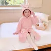 Roupão de Banho Absorvente para Meninas Inverno Fleece de Coral Espessado Novo Estilo Roupão com Capuz para Bebê Menina Roupão de Pijama de Flanela para Meninas