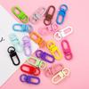 Fabricante en stock metal pintura hebilla de perro gancho de color colgante de joyería DIY anillo de tarjeta anillo de hierro pintura a mano llavero