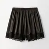Nova Camisa Base de Cetim e Calça para Mulheres Primavera/Verão 2026 com Aplicação de Renda, Shorts Sólidos Anti-Exposição para Usar por Cima