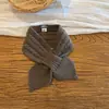 Bufanda pequeña de punto liso con patrón de trenzas, nuevo estilo invierno 2026, cálida y protectora para el cuello, fácil de llevar, hilo tejido cruzado, calentador de cuello para niños