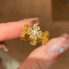 Anillo de Mortero Francés de Lujo Ligero Retro Diseño Hueco Temperamento Estilo de Corte Alto Anillo Versátil Venta al por mayor Cabello