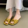 2026 Estilo Nuevo Estilo Hada Nudo Retorcido Sandalias Abiertas Cuadradas para Mujer, Adecuadas para Usar en Verano, con Tacones Bajos