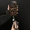Adequado para Apple 18Promax Espelho de Vidro Galvanizado Estampa de Leopardo Coração de Amor Cordão iPhone Celular Capa Rígida e Macia Personalização