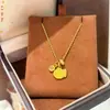 Colar de Peixe Dourado Banhado a Ouro com Acabamento Escovado, Estilo Tendência Nacional, Corrente para Clavícula de Peixinho Pequeno de Luxo Leve Que Não Desbota Facilmente