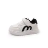 Zapatillas blancas de moda para niños y niñas, estilo casual nuevo para 2026, zapatos de bebé, zapatos de primavera de suela blanda