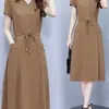 Novo Vestido de Seda Gelada Moda Verão 2025, Elegante e Emagrecedor, Comprimento Médio, Ajuste na Cintura, Adequado para Mães de Meia-Idade