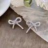 Pinza para Oreja de Zirconia Súper Brillante con Forma de Moño Lujo Ligero Sensación de Alta Gama Pinza para Cartílago Auricular Sin Perforación Accesorios de Pendientes Sencillos Versátiles de Nicho